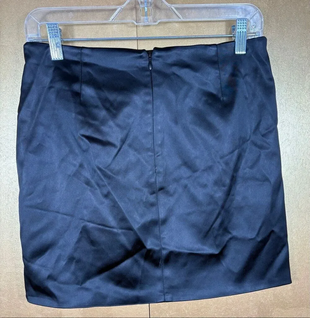 Aritzia Ten silo satin skirt size 6